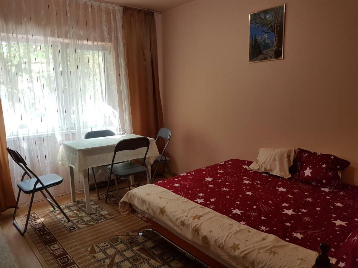 Апартаменты Apartament Aura Орадя Экстерьер фото